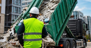 Вывоз строительного мусора в Нижнекамске: услуги лицензированной компании — ПроМусор